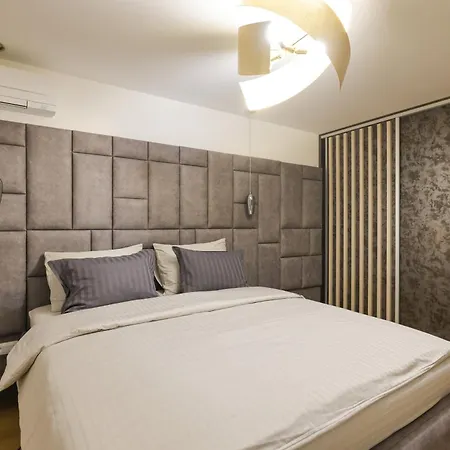 Appartement 8 *