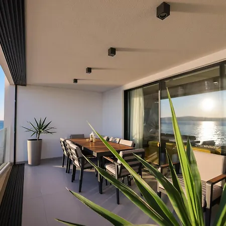 8 Appartement *