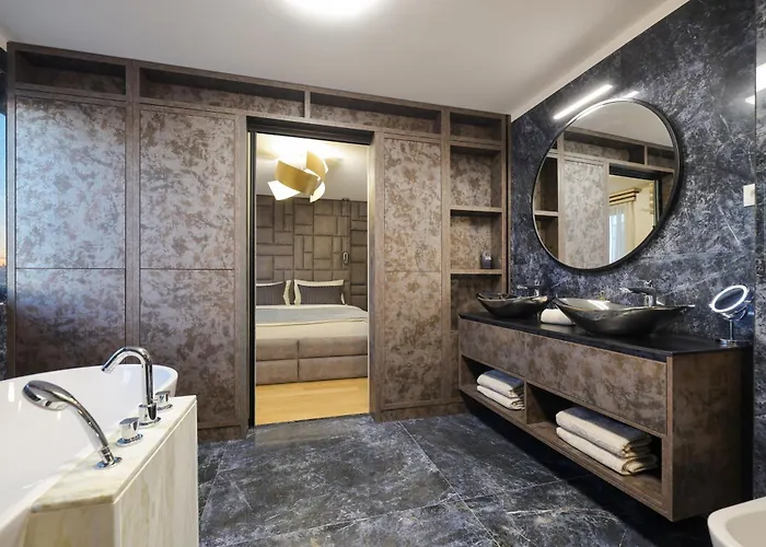 8 Διαμέρισμα *